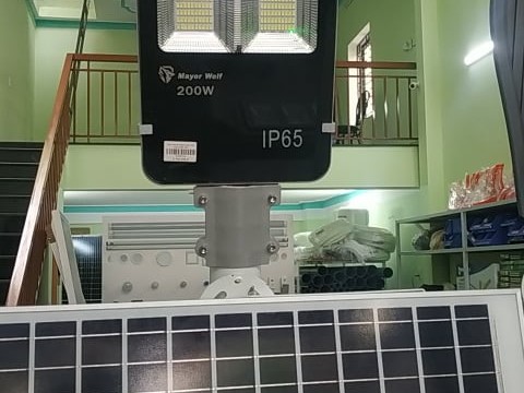 Đèn pha NLMT 60W Solar Light IP68-1.290.000đ