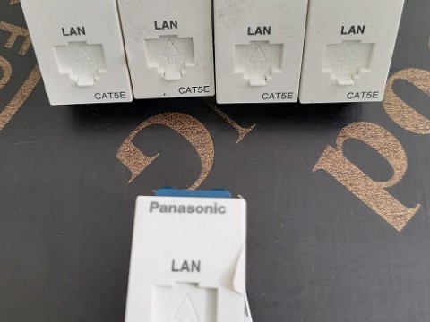 Hạt mạng Cat5 Wide Panasonic-134.000đ