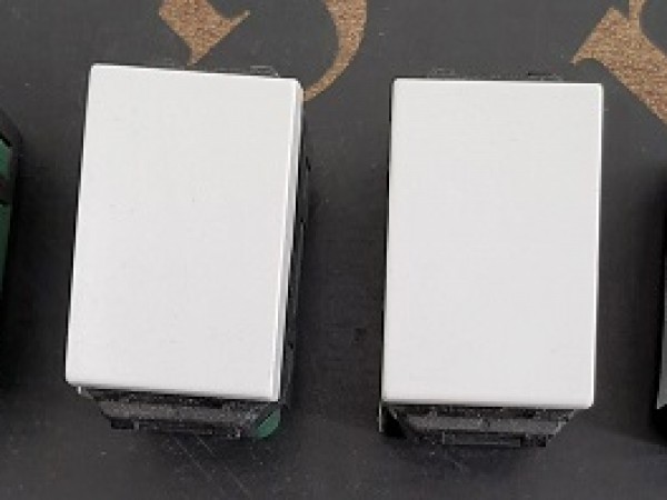Hạt công tâc 2 chiều Wide Panasonic-32.000đ